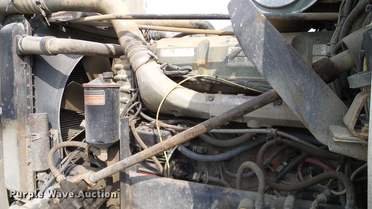 image for item L3129 2000 Freightliner FLD dump truck