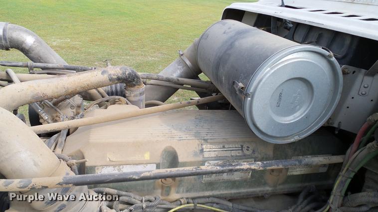 image for item L3129 2000 Freightliner FLD dump truck