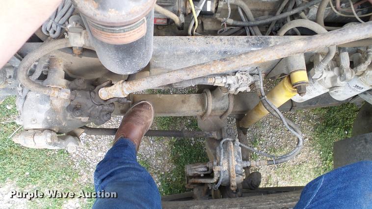 image for item L3129 2000 Freightliner FLD dump truck