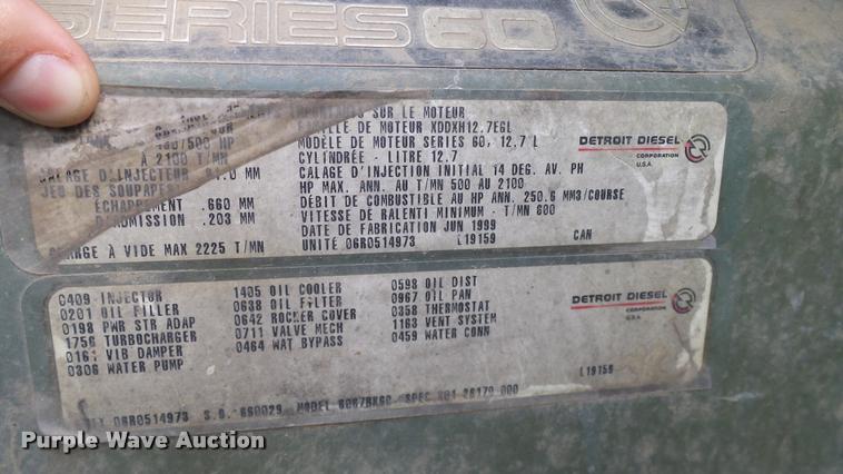 image for item L3129 2000 Freightliner FLD dump truck