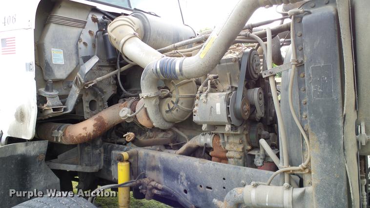 image for item L3129 2000 Freightliner FLD dump truck