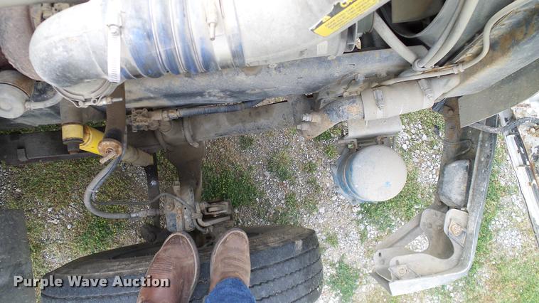 image for item L3129 2000 Freightliner FLD dump truck