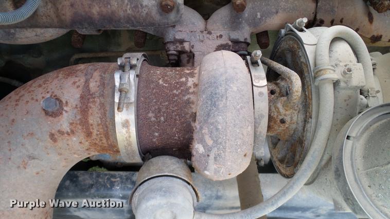 image for item L3129 2000 Freightliner FLD dump truck