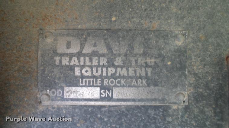 image for item L3129 2000 Freightliner FLD dump truck