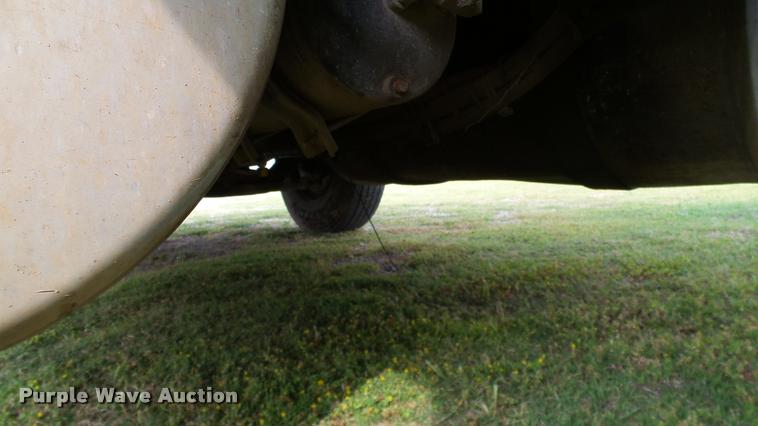 image for item L3129 2000 Freightliner FLD dump truck