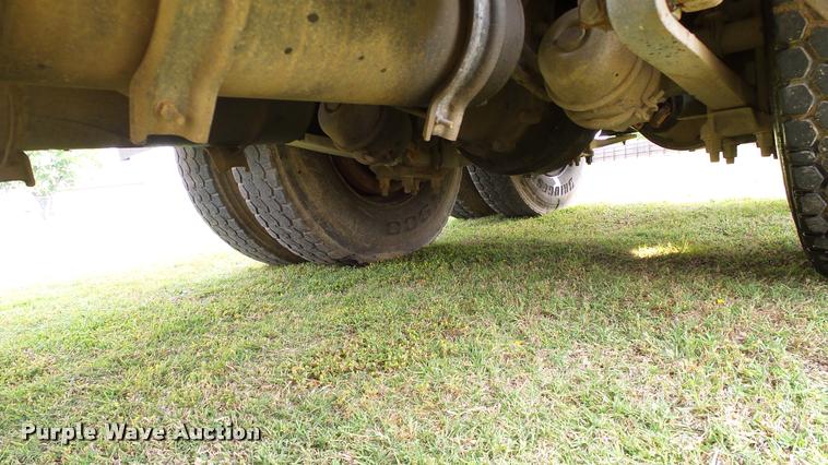 image for item L3129 2000 Freightliner FLD dump truck