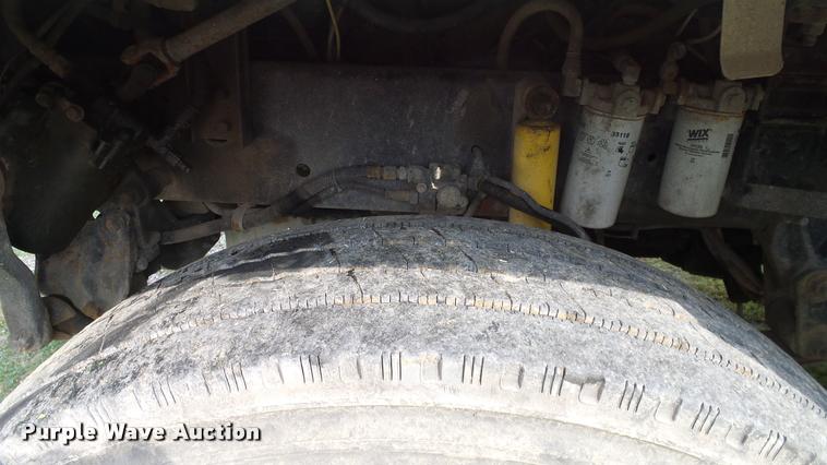 image for item L3129 2000 Freightliner FLD dump truck