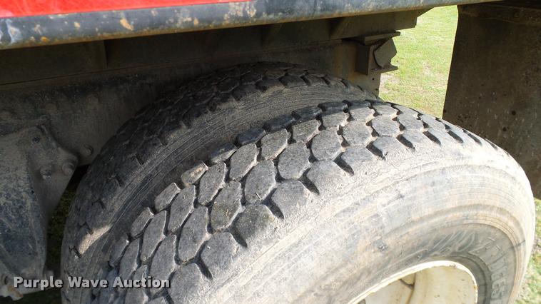 image for item L3129 2000 Freightliner FLD dump truck