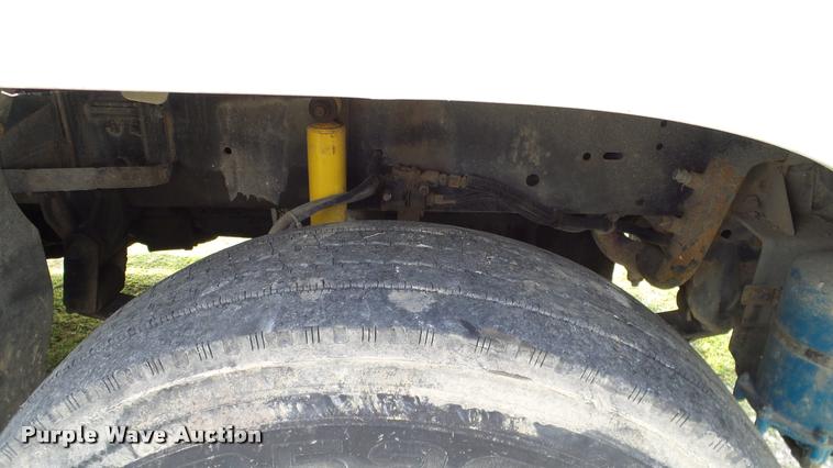 image for item L3129 2000 Freightliner FLD dump truck