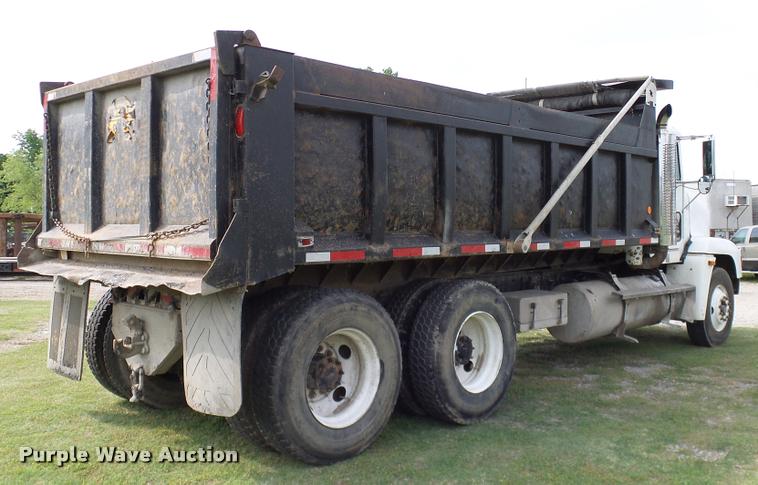 image for item L3130 1997 Freightliner FLD dump truck