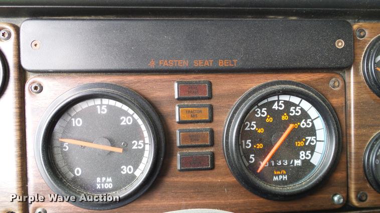 image for item L3130 1997 Freightliner FLD dump truck