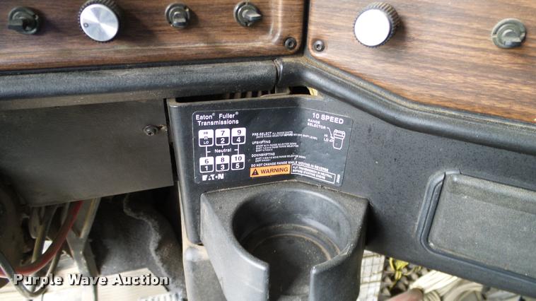 image for item L3130 1997 Freightliner FLD dump truck