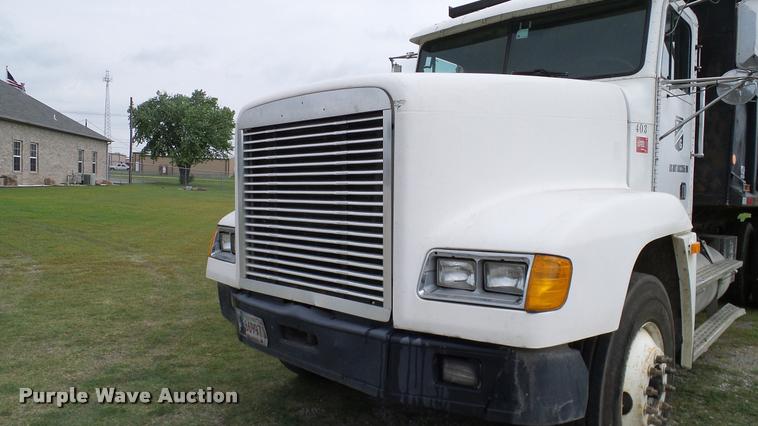image for item L3130 1997 Freightliner FLD dump truck