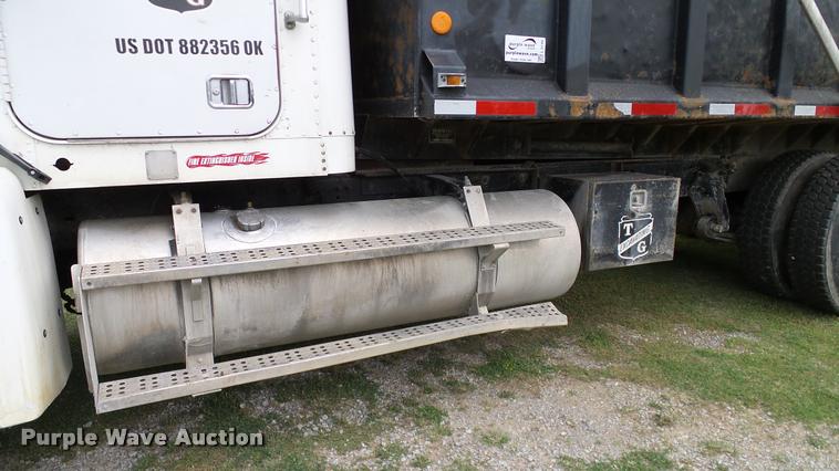 image for item L3130 1997 Freightliner FLD dump truck