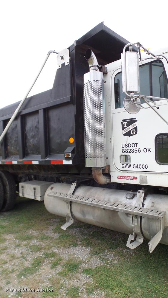 image for item L3130 1997 Freightliner FLD dump truck