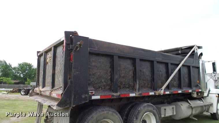 image for item L3130 1997 Freightliner FLD dump truck