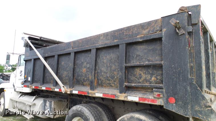 image for item L3130 1997 Freightliner FLD dump truck