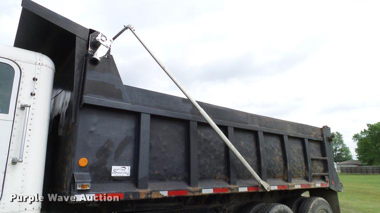 image for item L3130 1997 Freightliner FLD dump truck