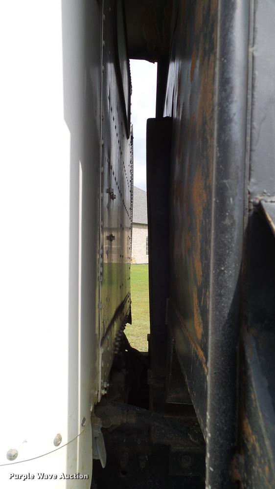 image for item L3130 1997 Freightliner FLD dump truck