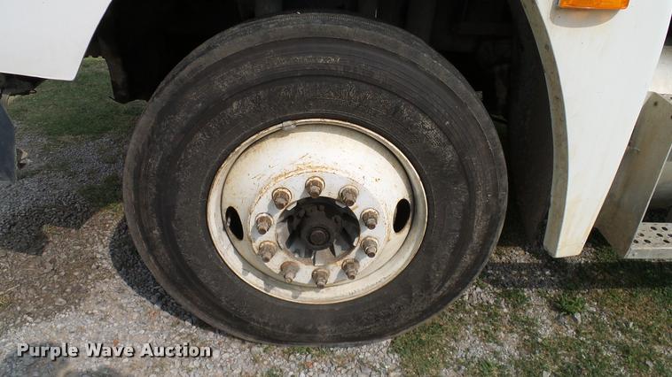 image for item L3130 1997 Freightliner FLD dump truck