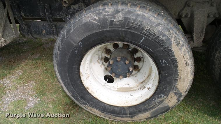 image for item L3130 1997 Freightliner FLD dump truck