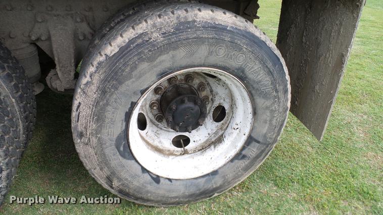 image for item L3130 1997 Freightliner FLD dump truck