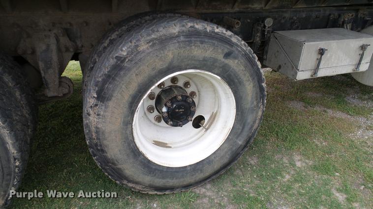 image for item L3130 1997 Freightliner FLD dump truck