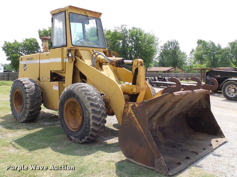 image for item L3132 1986 Dresser 520B wheel loader