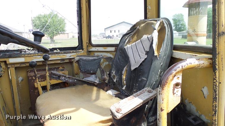 image for item L3132 1986 Dresser 520B wheel loader