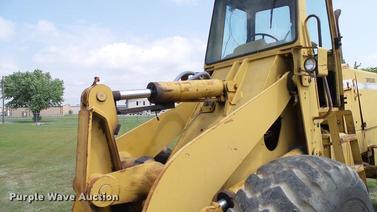 image for item L3132 1986 Dresser 520B wheel loader