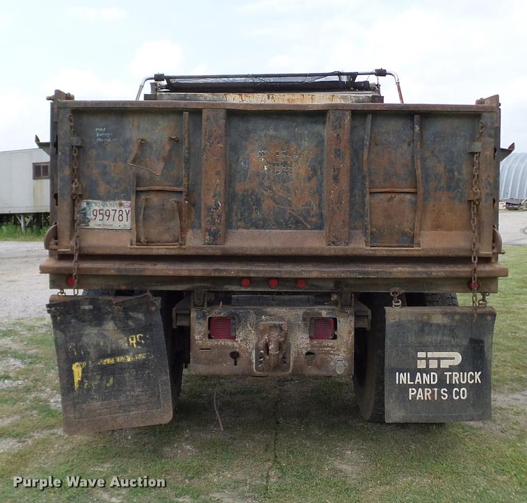 image for item L3136 2000 Ford F750 dump truck