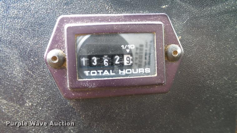 image for item L3136 2000 Ford F750 dump truck