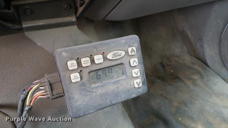 image for item L3136 2000 Ford F750 dump truck