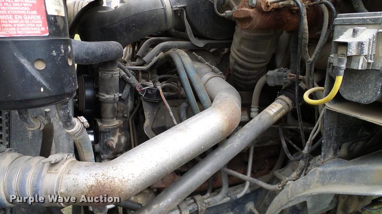 image for item L3136 2000 Ford F750 dump truck