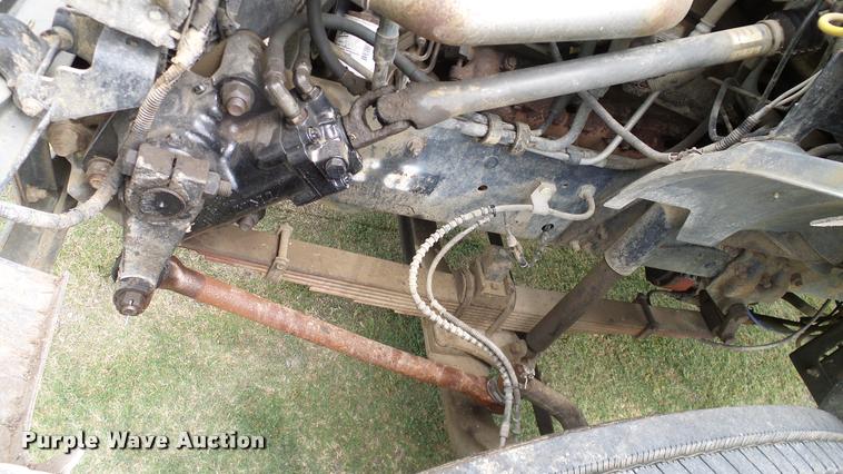 image for item L3136 2000 Ford F750 dump truck