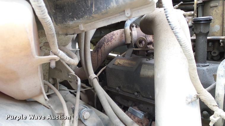 image for item L3136 2000 Ford F750 dump truck