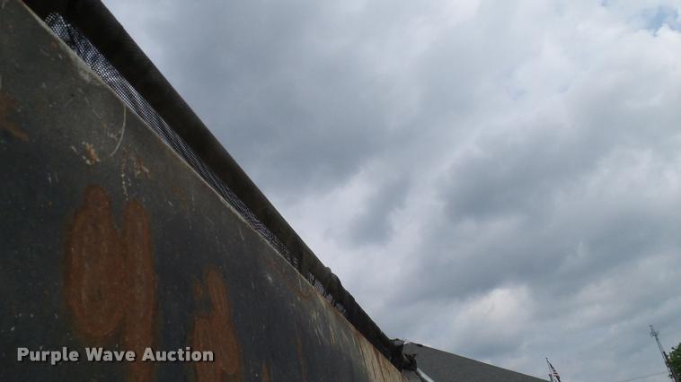 image for item L3136 2000 Ford F750 dump truck