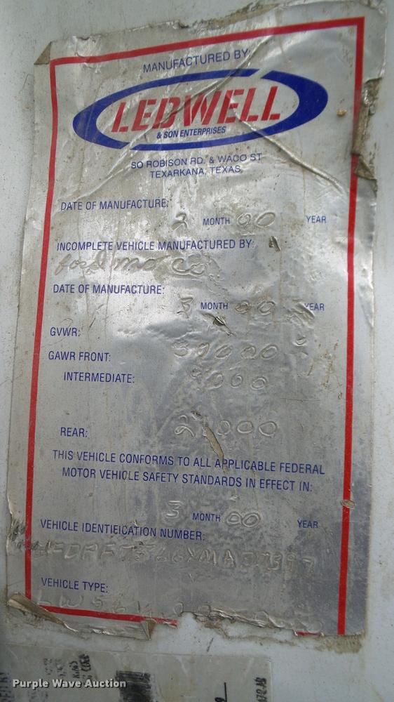 image for item L3136 2000 Ford F750 dump truck