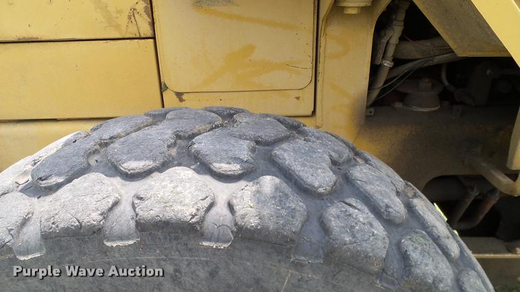 image for item L3139 1994 Fiat-Allis FR100 wheel loader