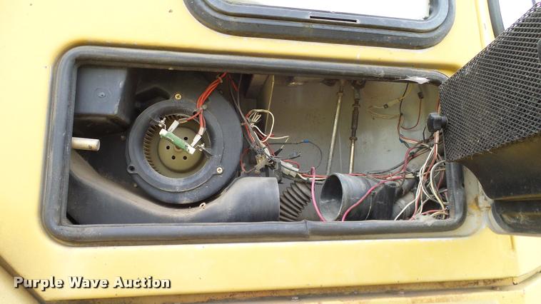 image for item L3139 1994 Fiat-Allis FR100 wheel loader