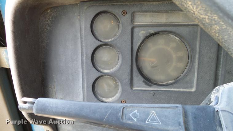 image for item L3141 1981 International 1854 tank truck