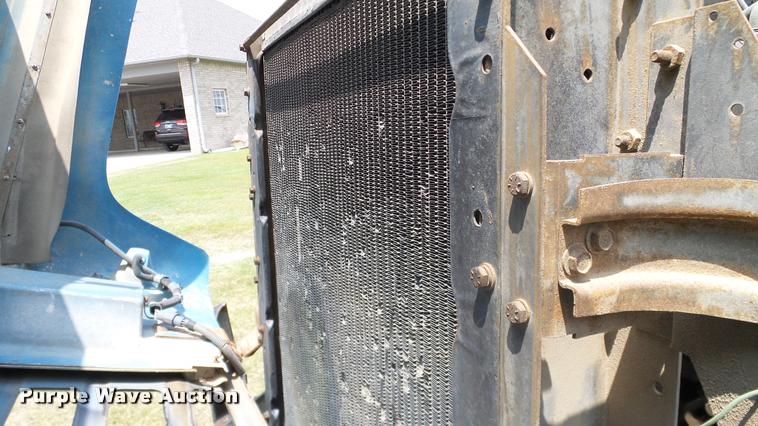 image for item L3141 1981 International 1854 tank truck