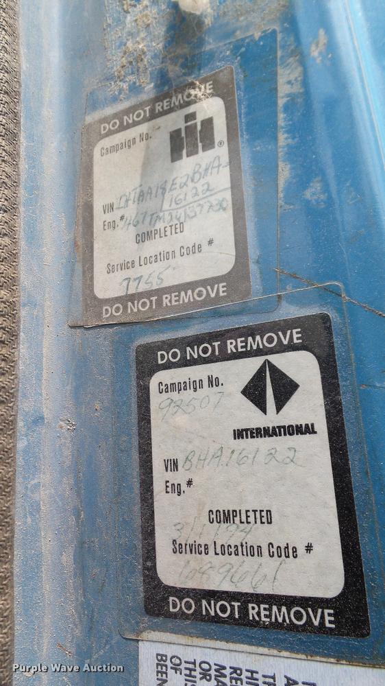 image for item L3141 1981 International 1854 tank truck