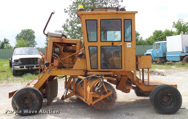 image for item L3142 Broce Broom H20 broom