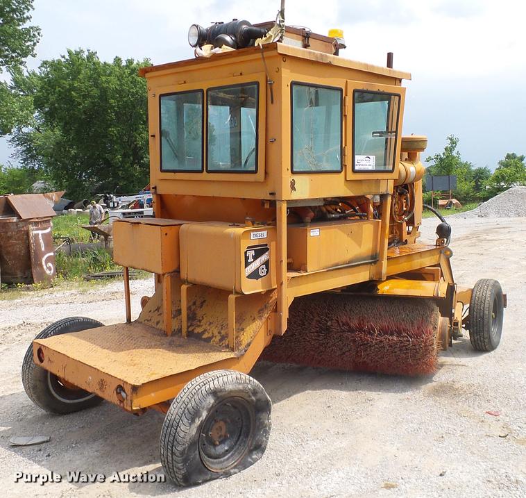 image for item L3142 Broce Broom H20 broom