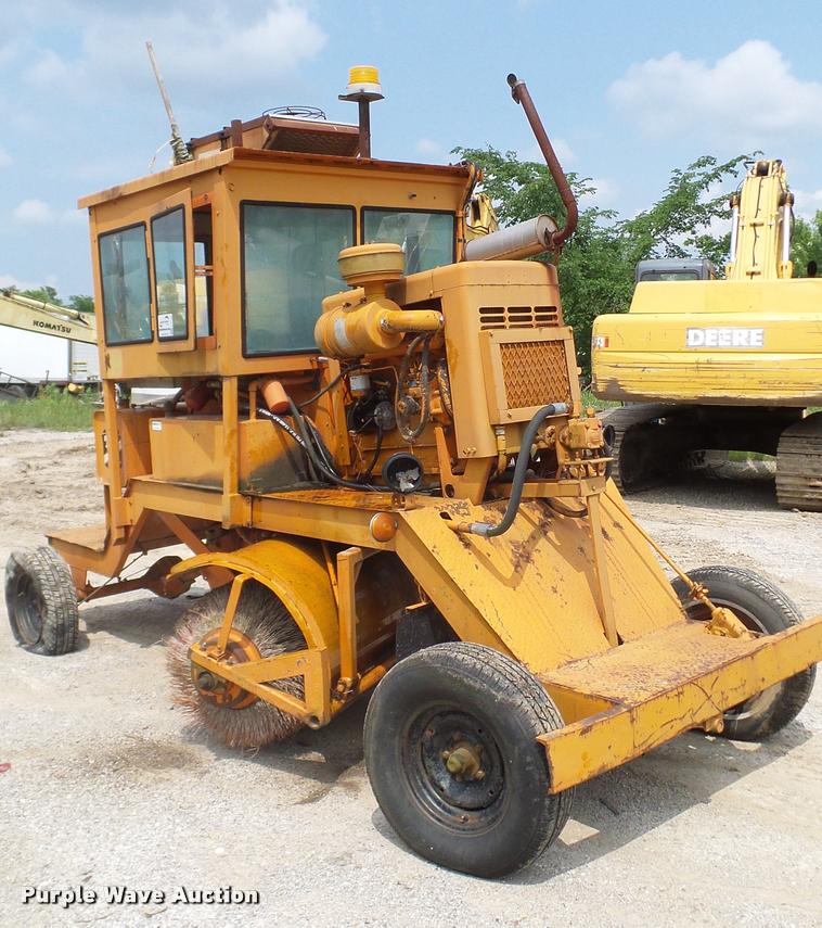 image for item L3142 Broce Broom H20 broom