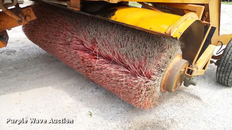 image for item L3142 Broce Broom H20 broom