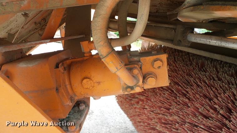 image for item L3142 Broce Broom H20 broom