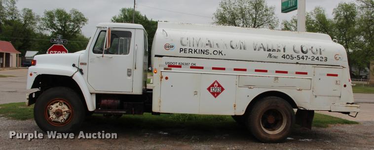image for item L4991 1981 International S1900 fuel truck