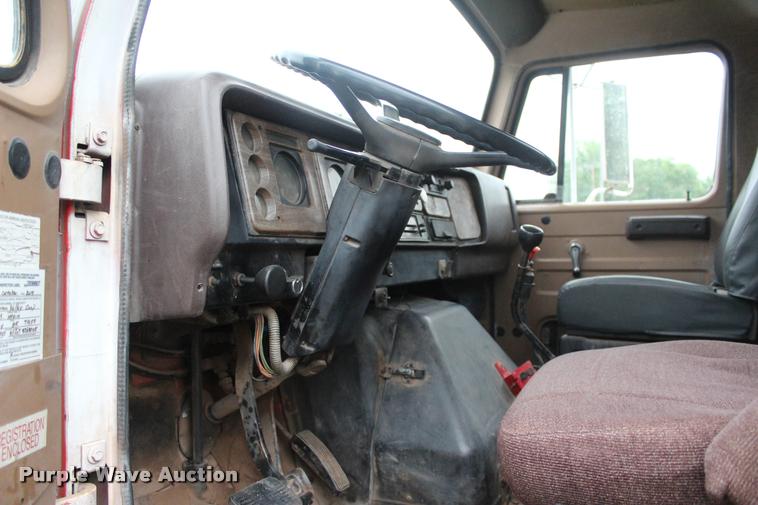 image for item L4991 1981 International S1900 fuel truck